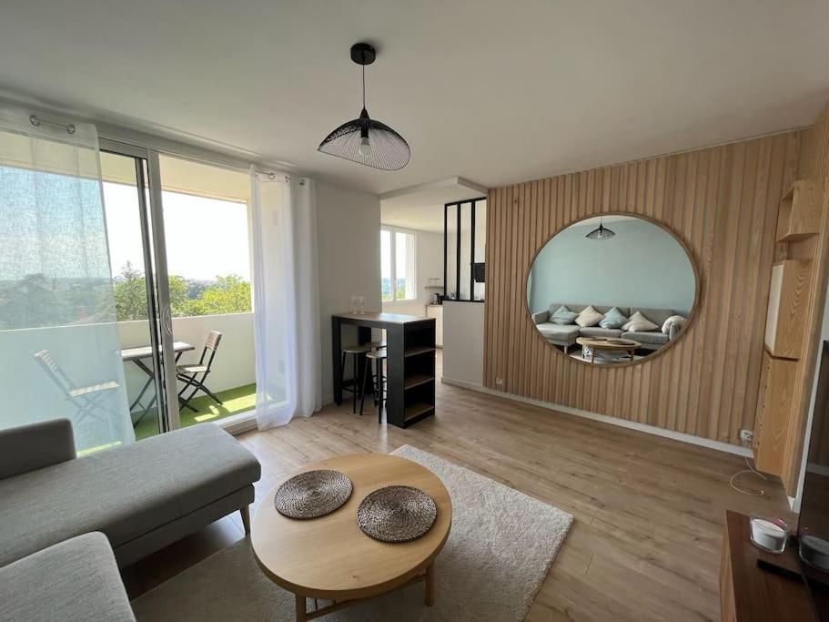 Appartement Le Calme - Design - Vue Panoramique Sur La Saone à Caluire-et-Cuire Extérieur photo